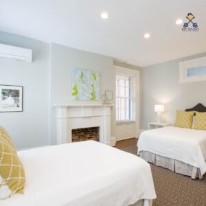 fae925 b1d39eaa9e814a56b54e250d104e5807mv2 - Tips to Help You Furnish & Decorate Your STR Property